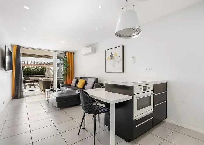 SUPERBE APPARTEMENT Avec SPA au VILLAGE NATURISTE