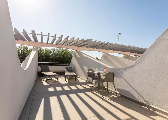 SUPERBE APPARTEMENT Avec SPA au VILLAGE NATURISTE