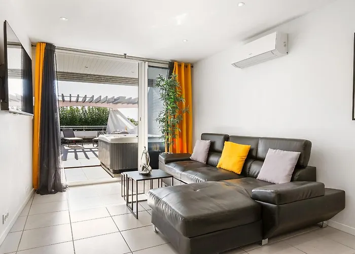SUPERBE APPARTEMENT Avec SPA au VILLAGE NATURISTE